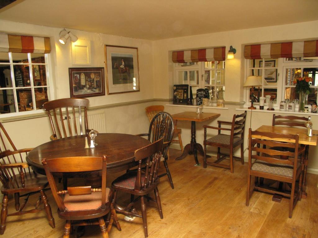 The New Inn Heckfield Экстерьер фото