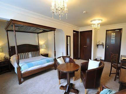 The New Inn Heckfield Экстерьер фото